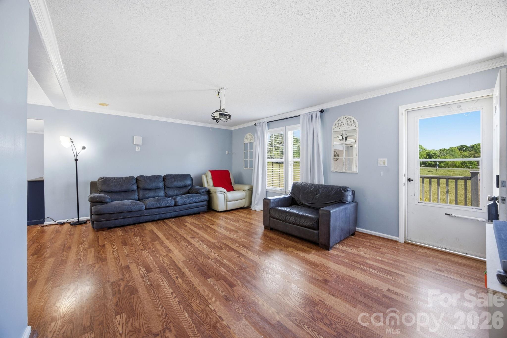 property viewer photo 7