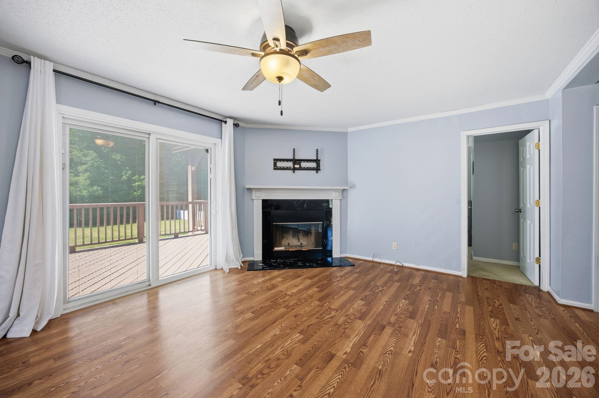 property viewer photo 9