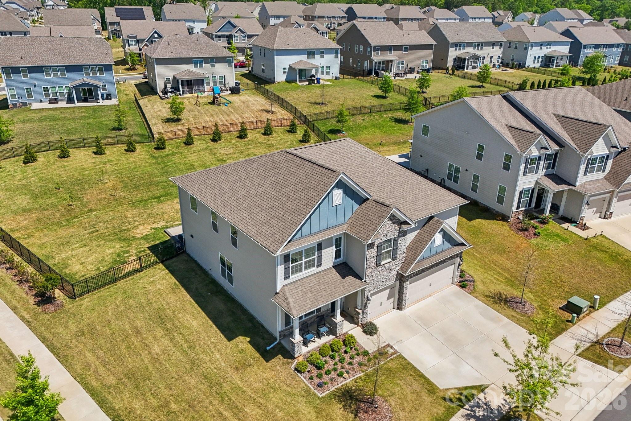 main property photo 9
