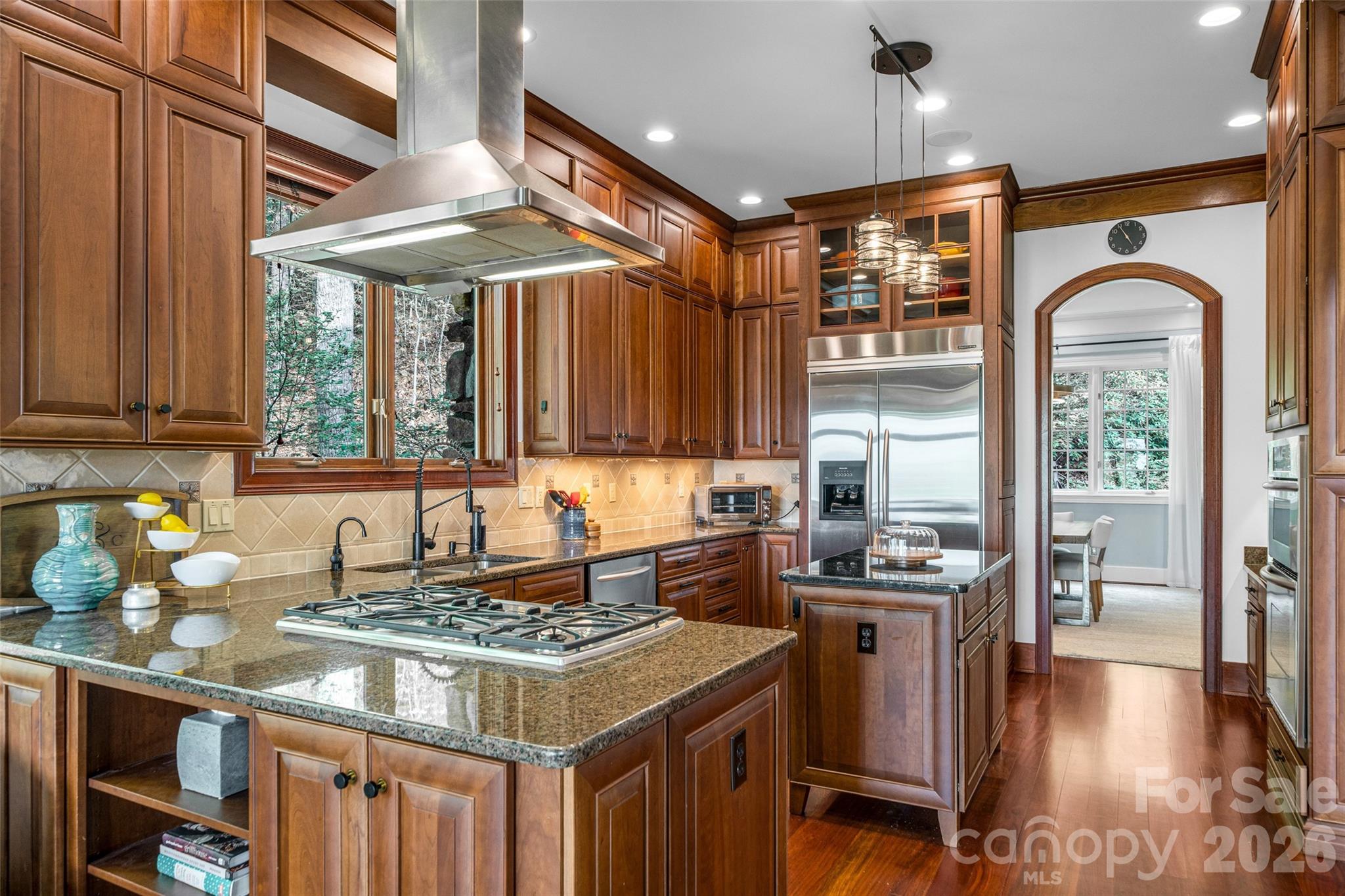 main property photo 14