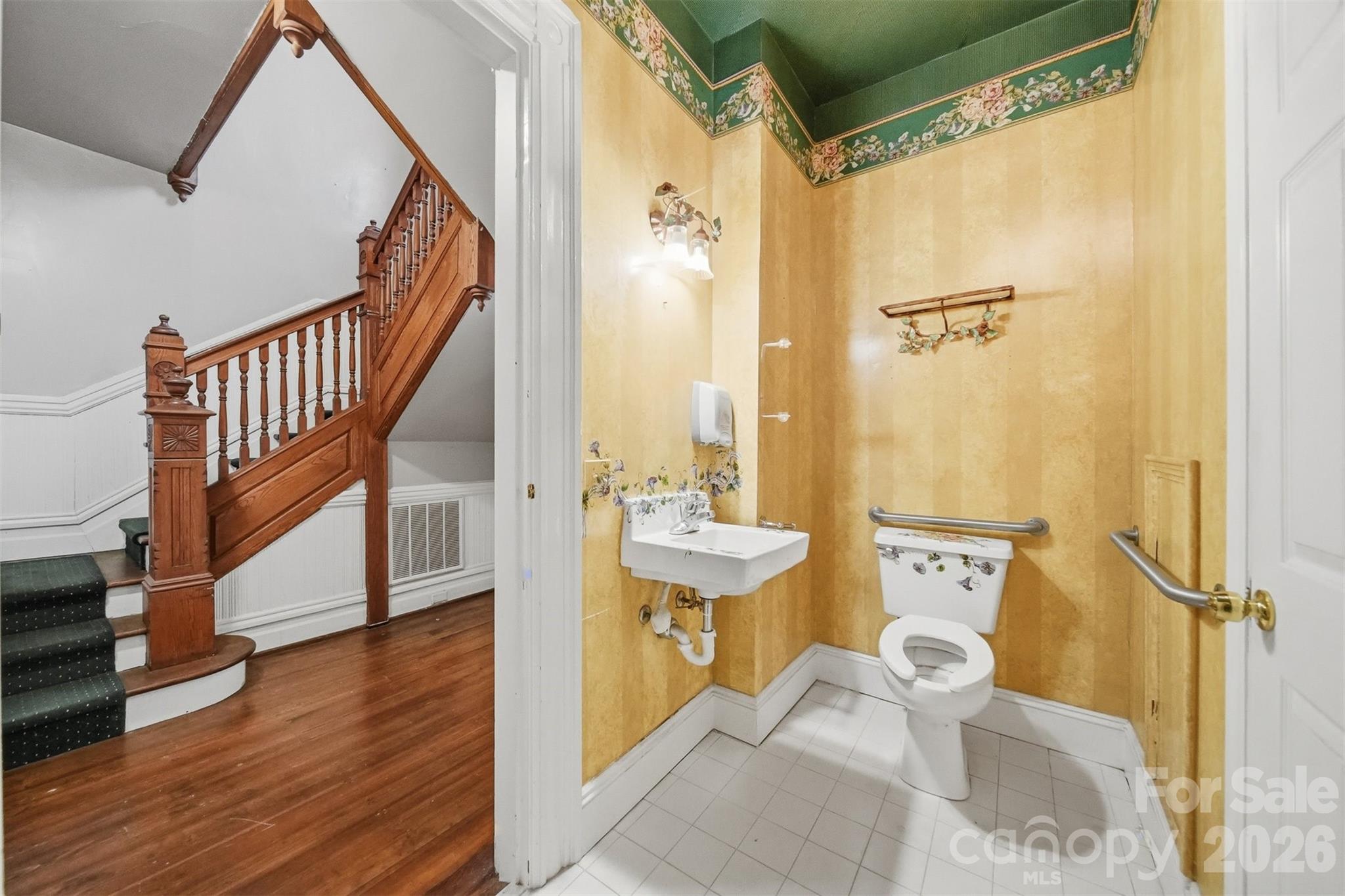 main property photo 15