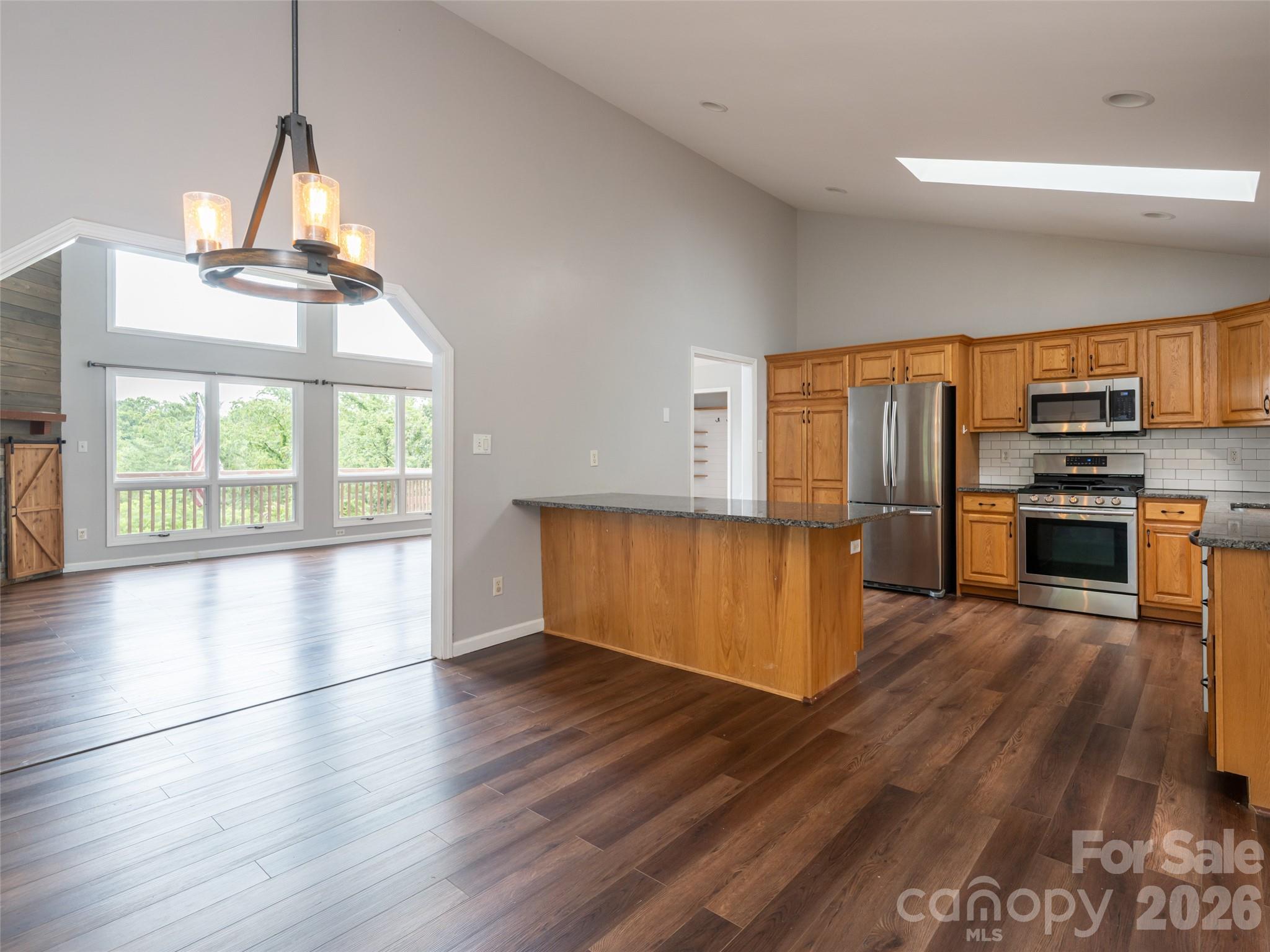 main property photo 18