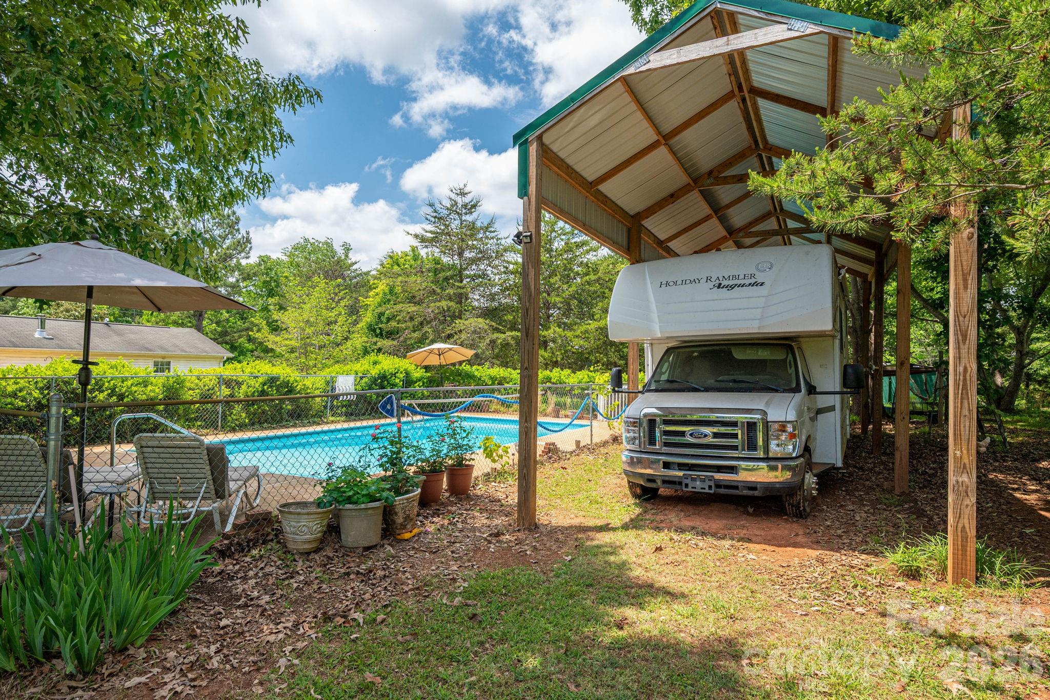 main property photo 35