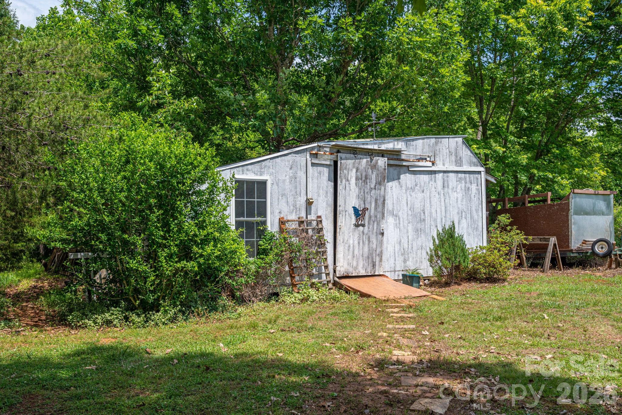 main property photo 36