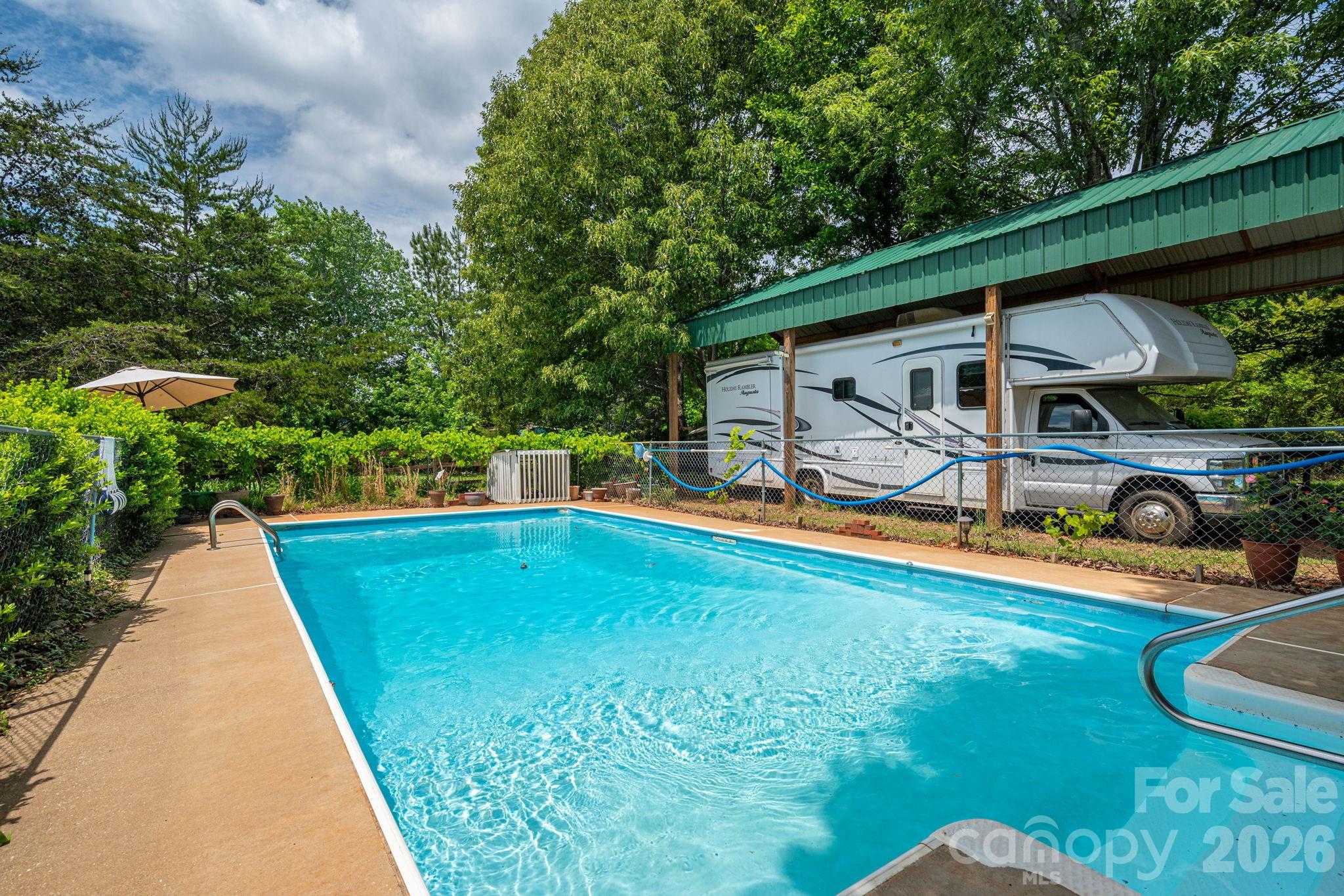 main property photo 37