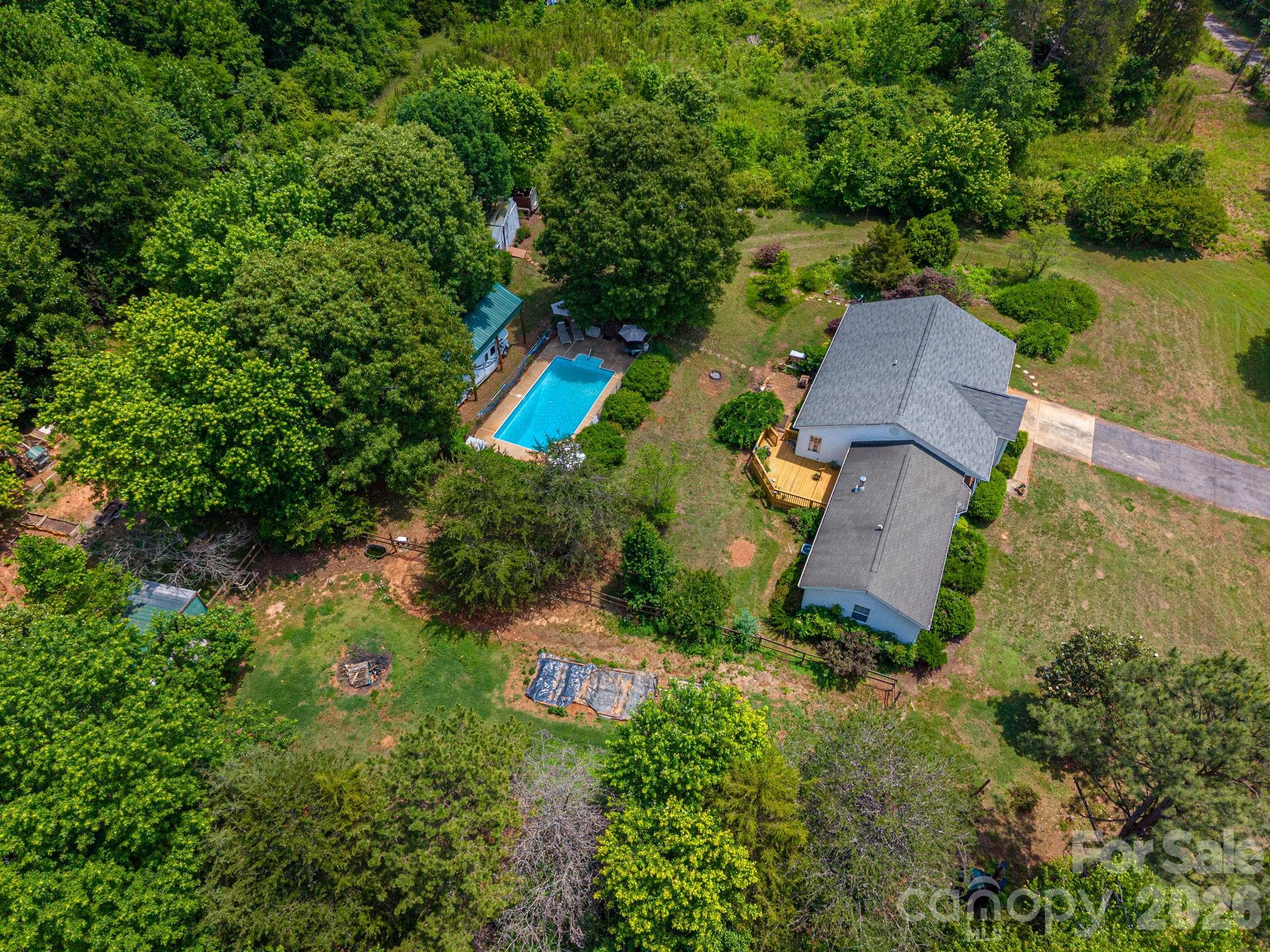 main property photo 40