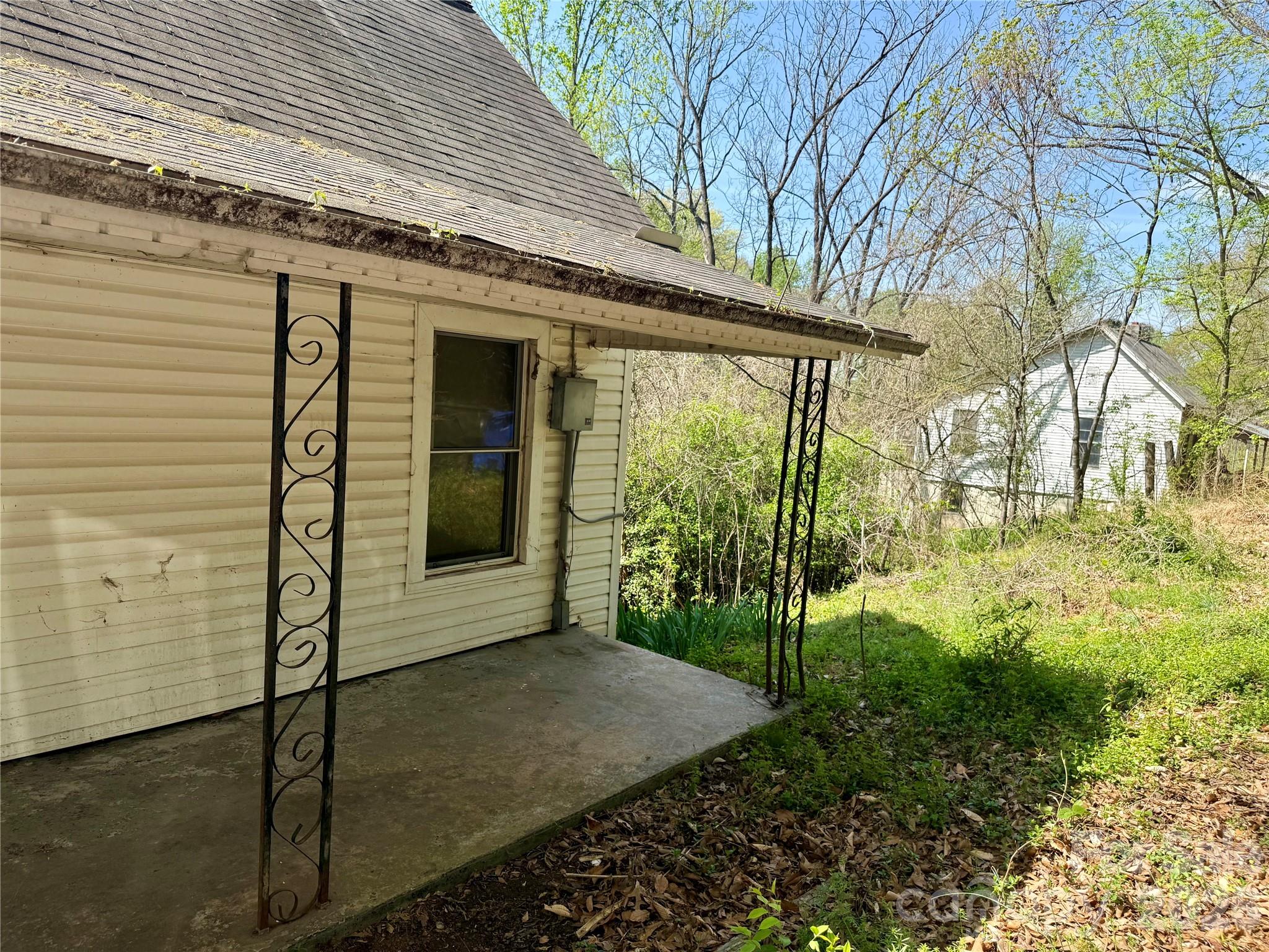 main property photo 16