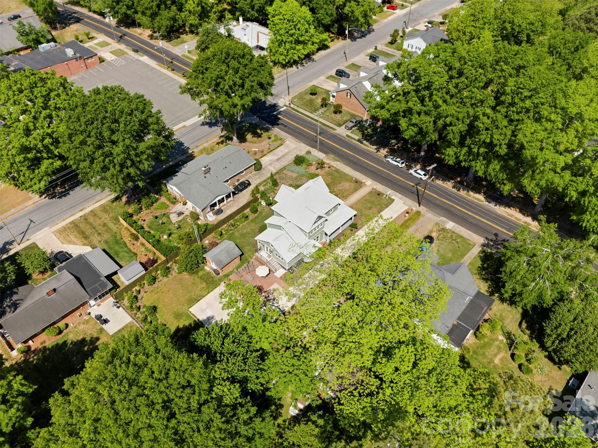 main property photo 45