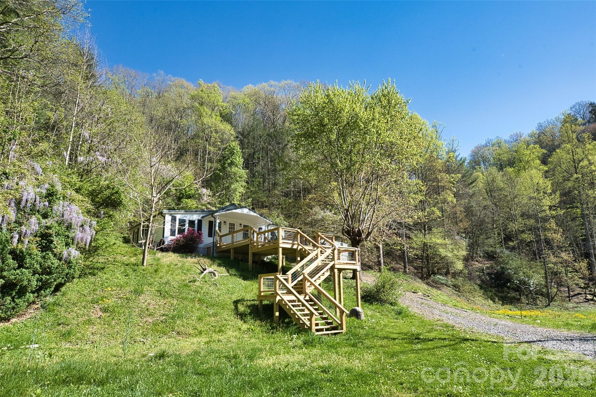 main property photo 9