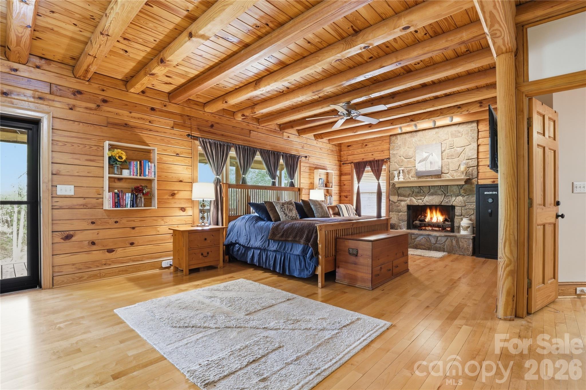 main property photo 16
