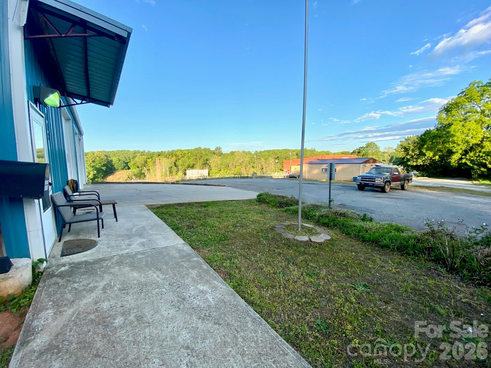 main property photo 10