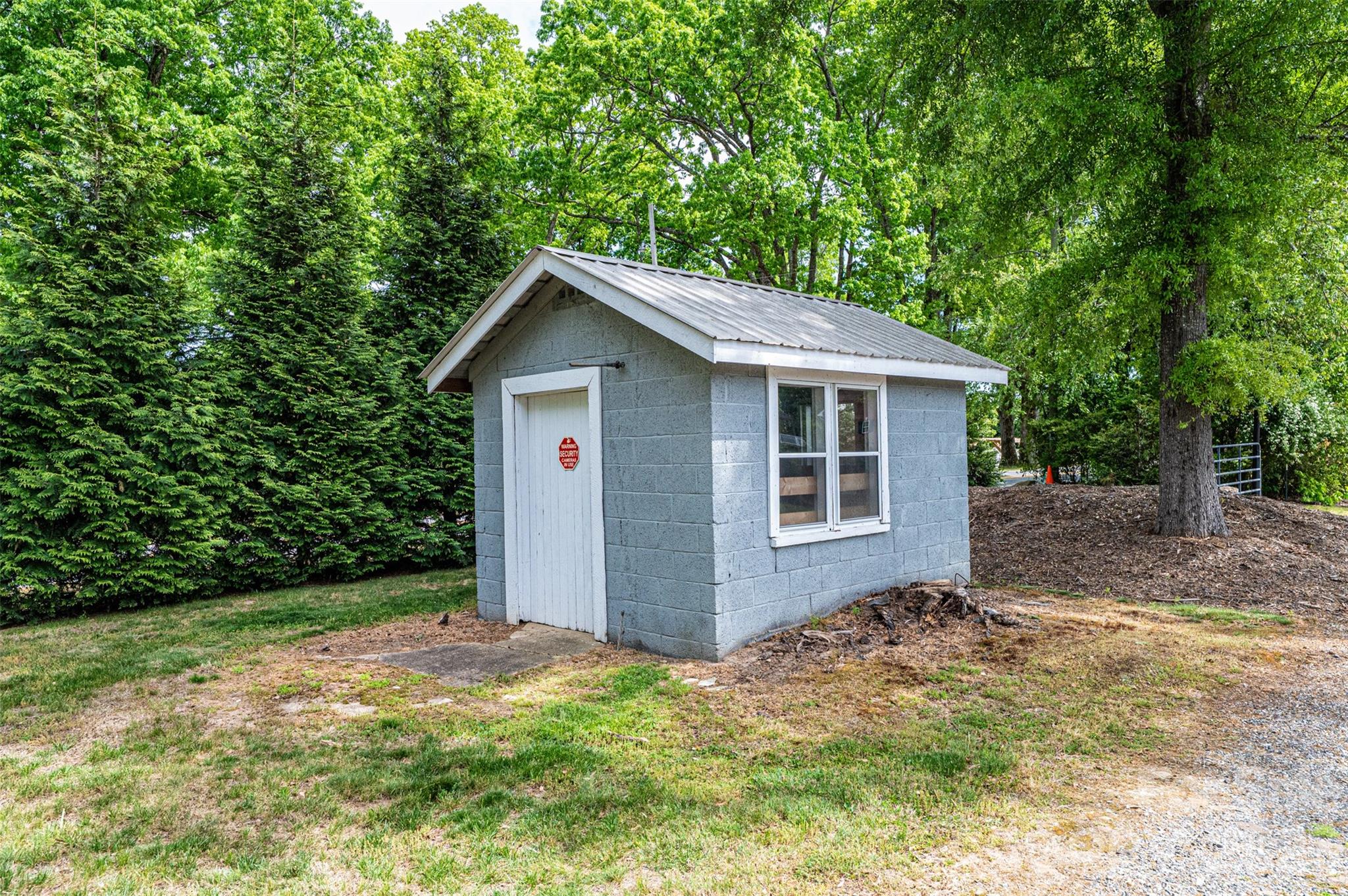 main property photo 41