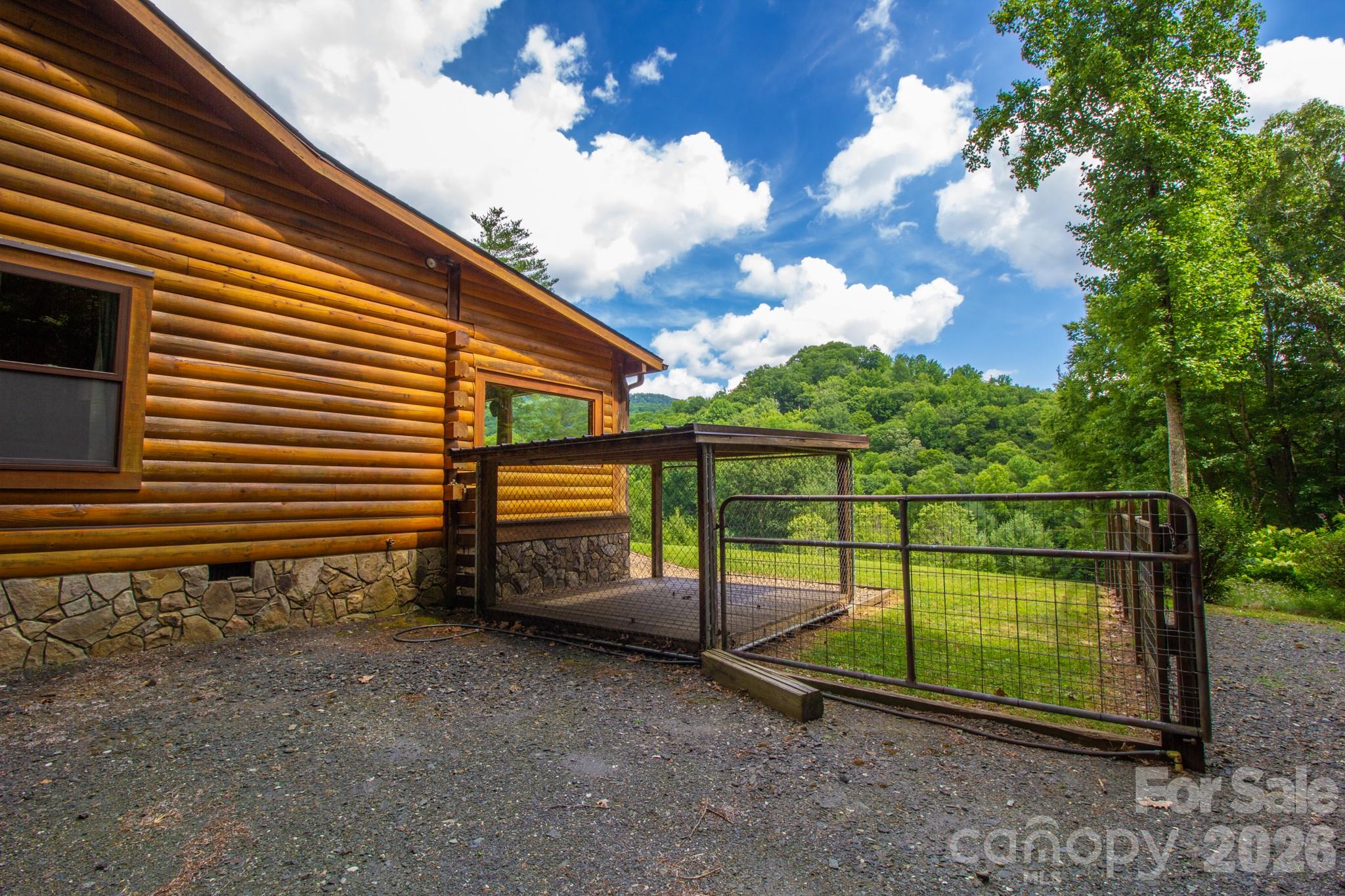 main property photo 28