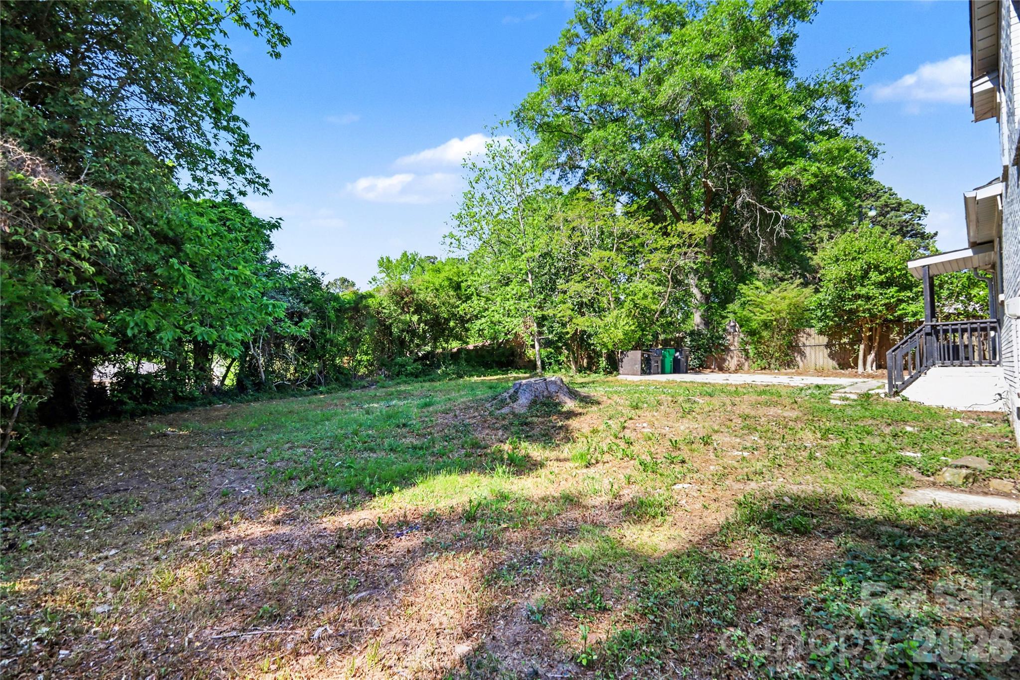 main property photo 28