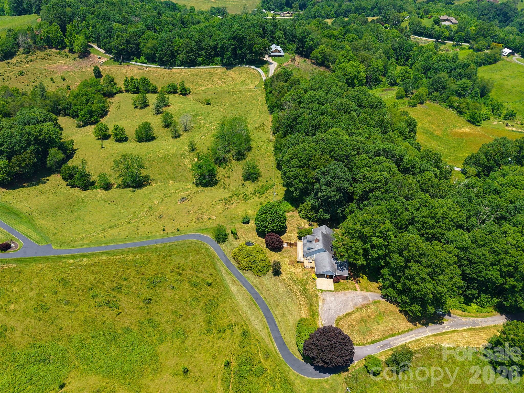 main property photo 10