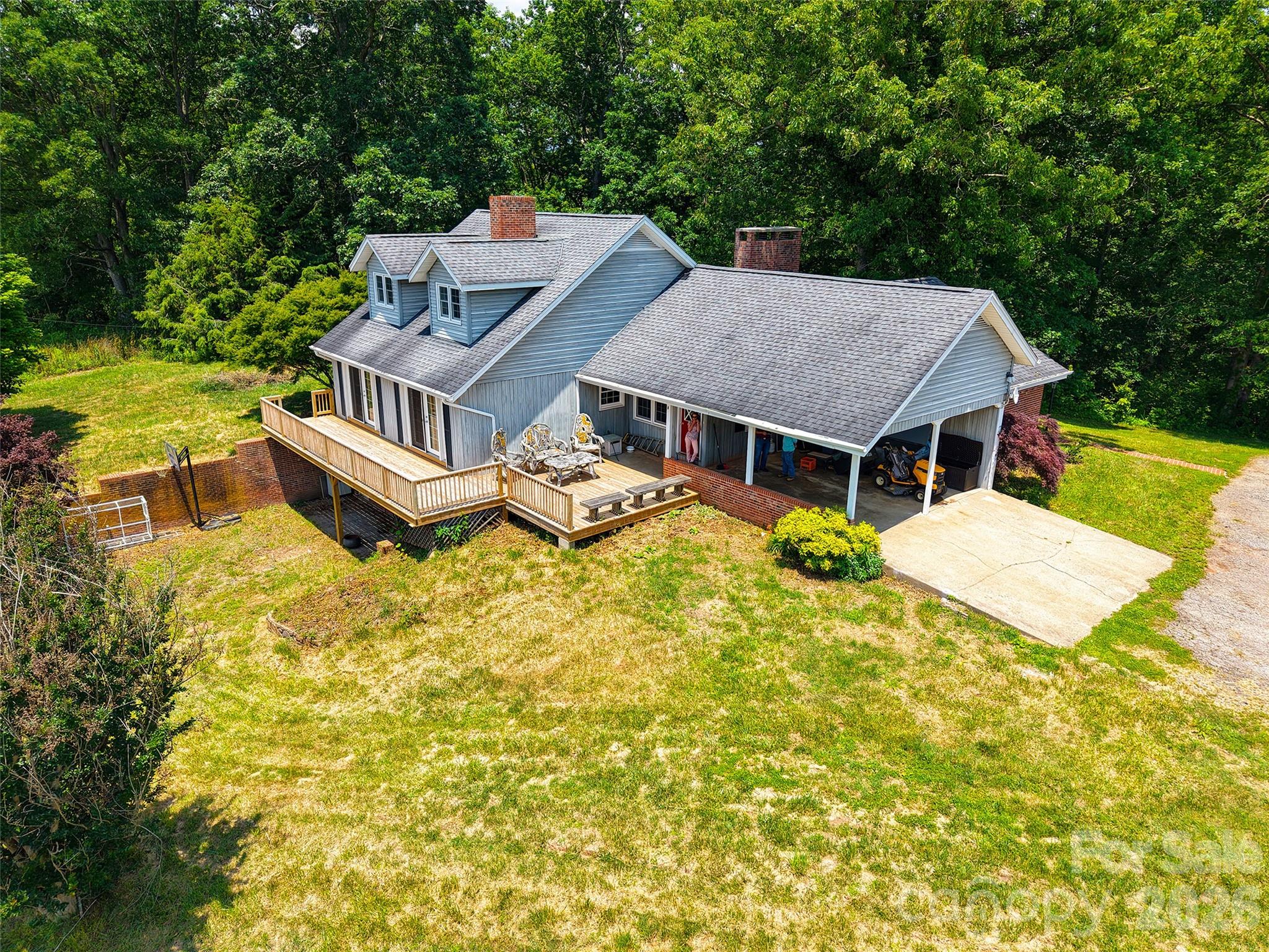 main property photo 17