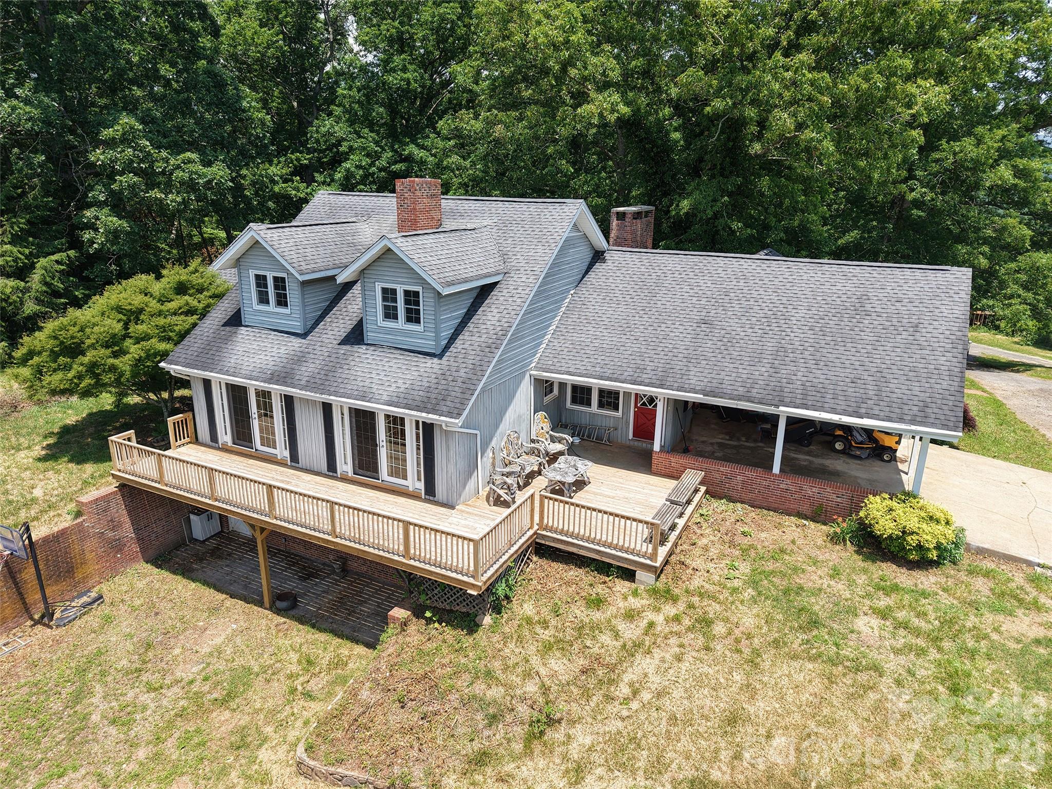 main property photo 4