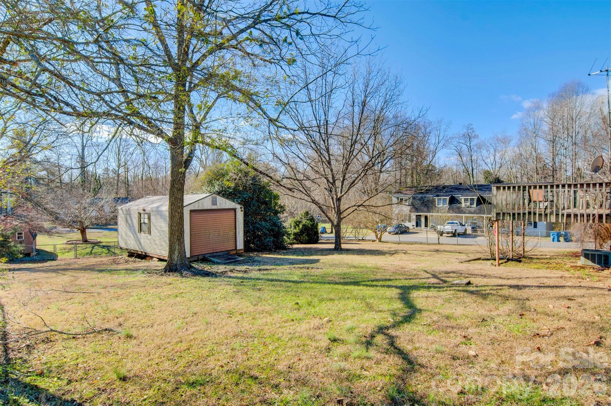 main property photo 25