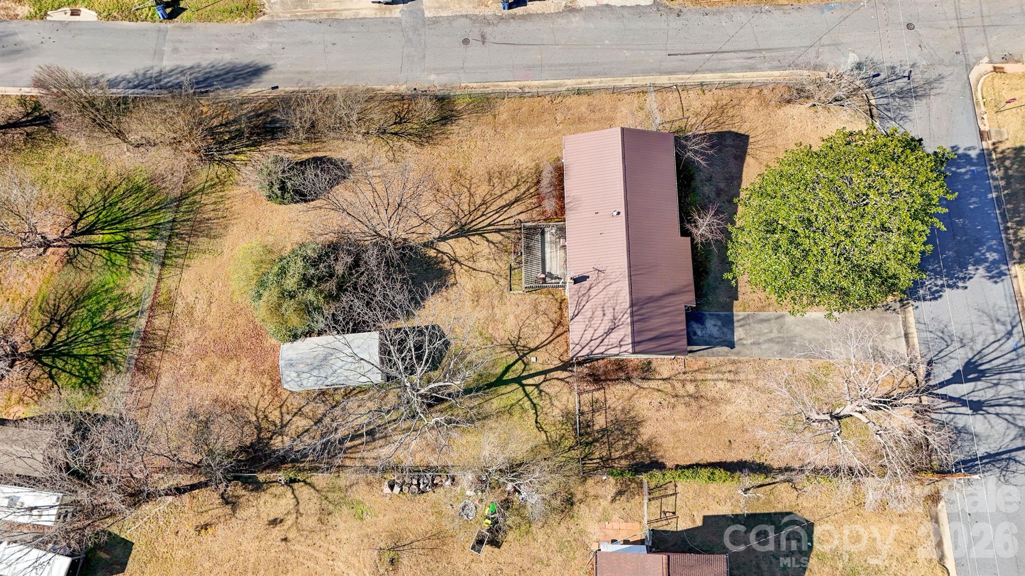 main property photo 30