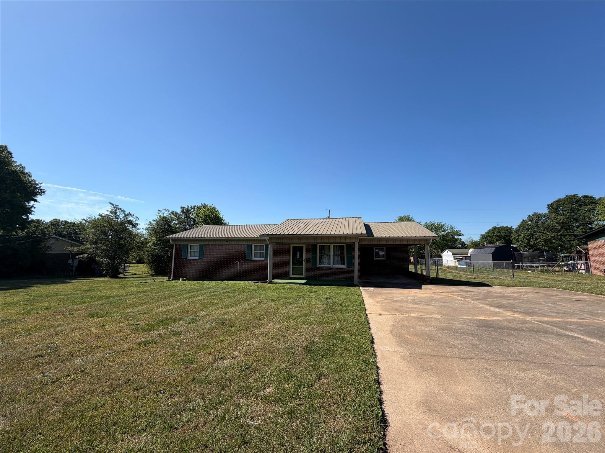 main property photo 32