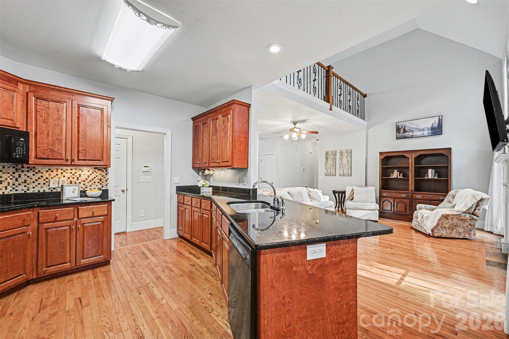 main property photo 7