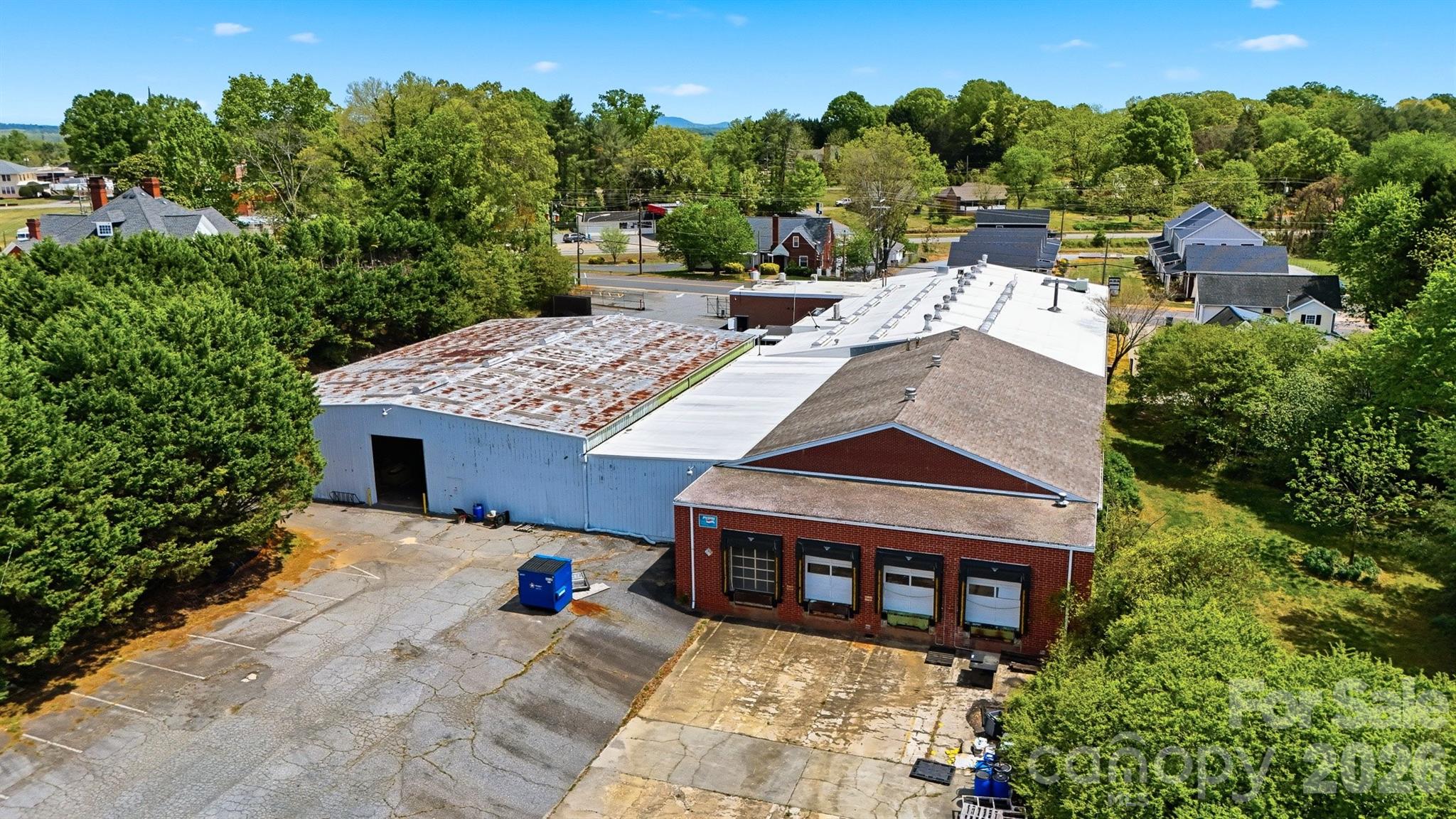 main property photo 40