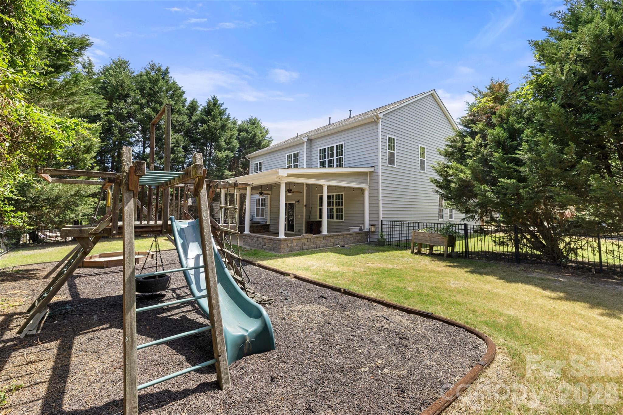 main property photo 34