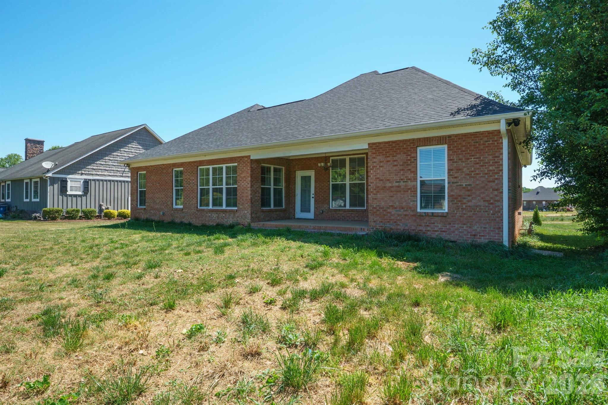 main property photo 30