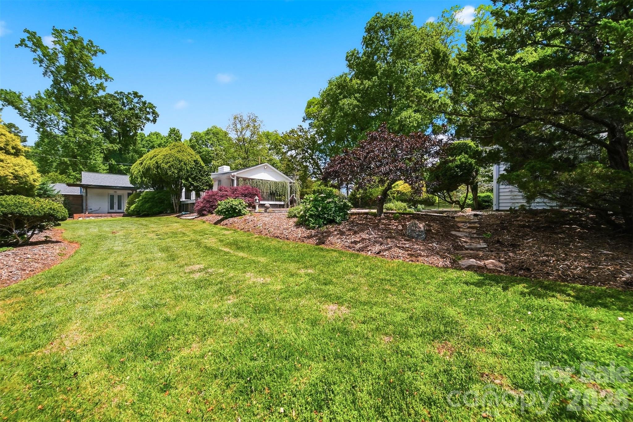 main property photo 40