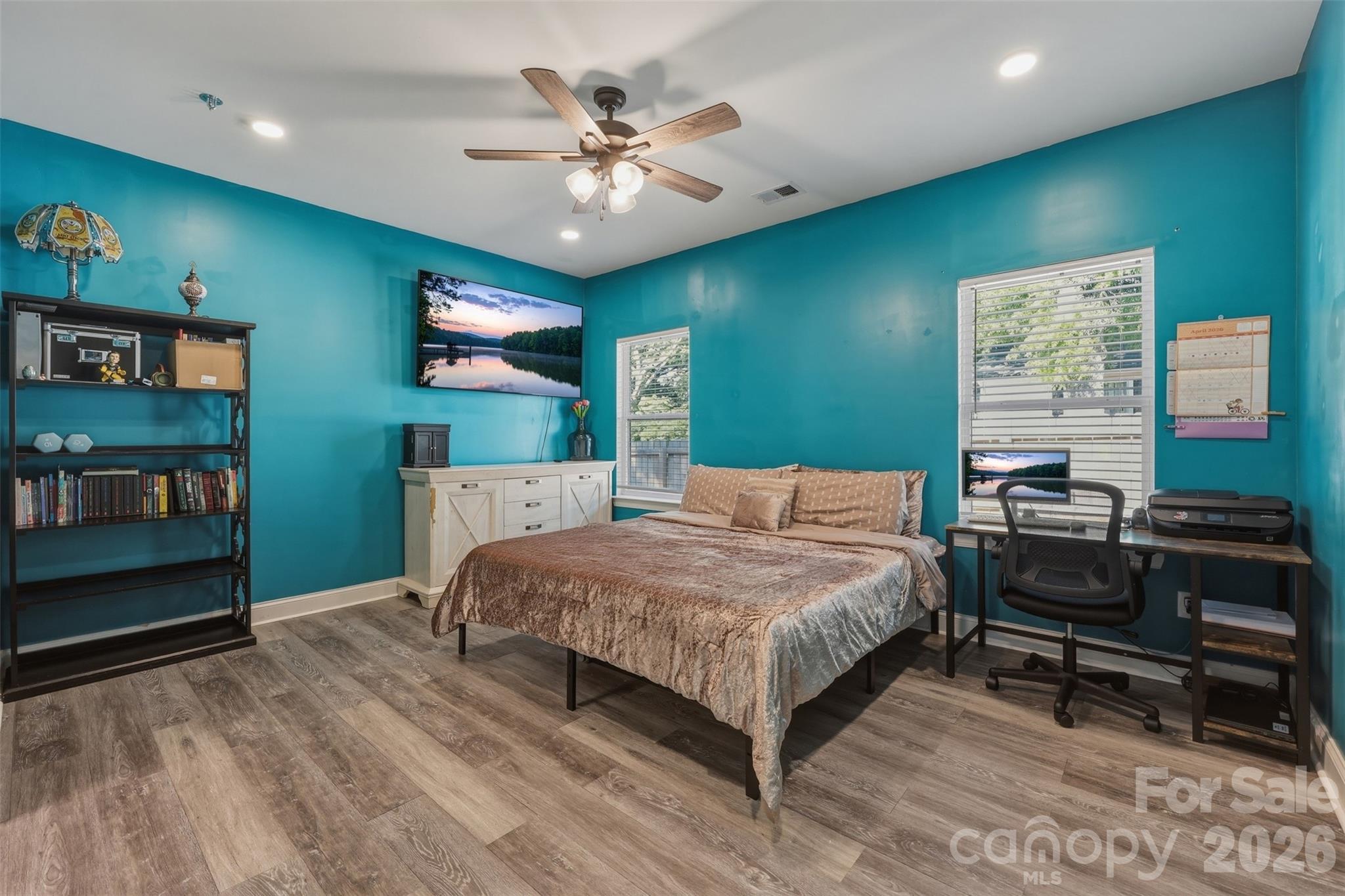 main property photo 13