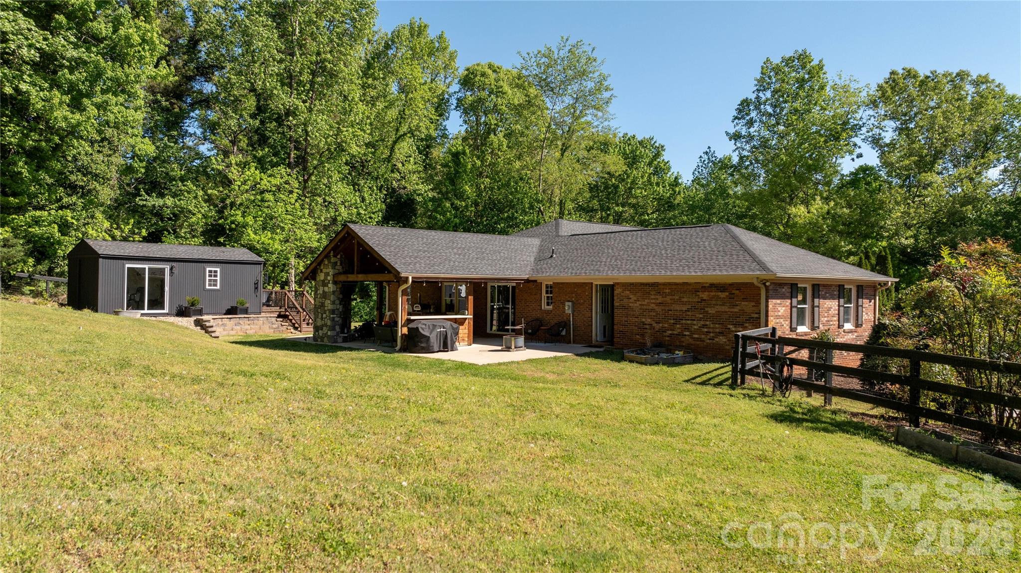 main property photo 39