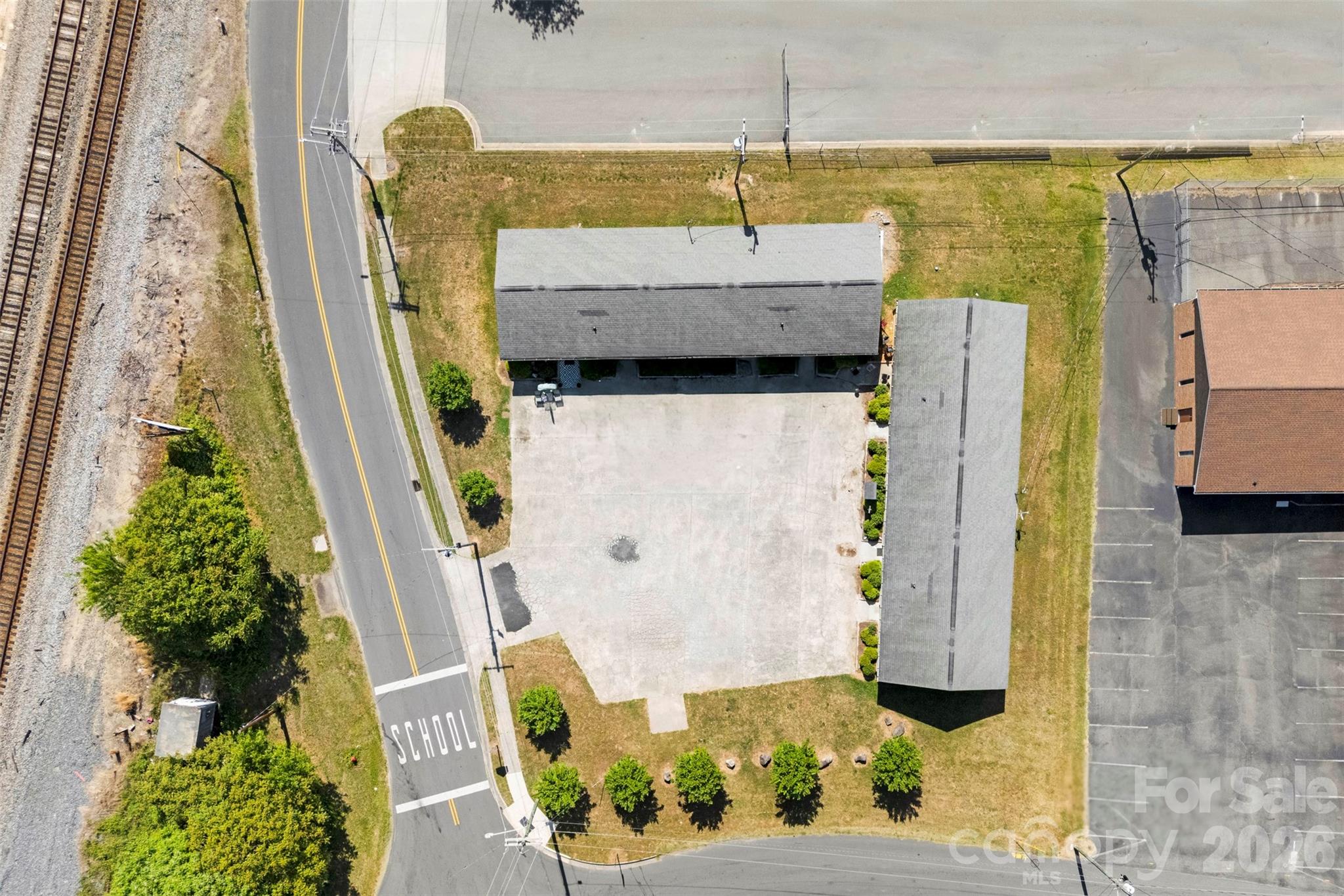main property photo 30