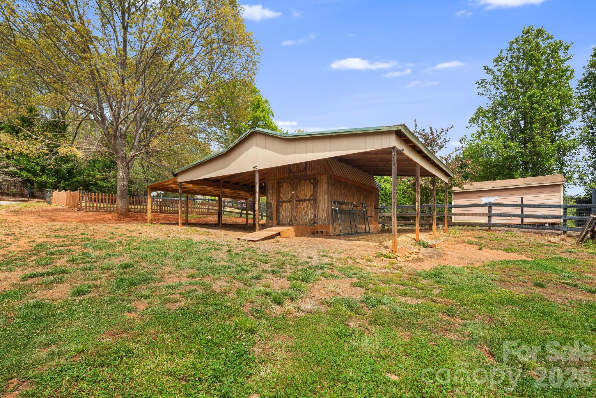 main property photo 30