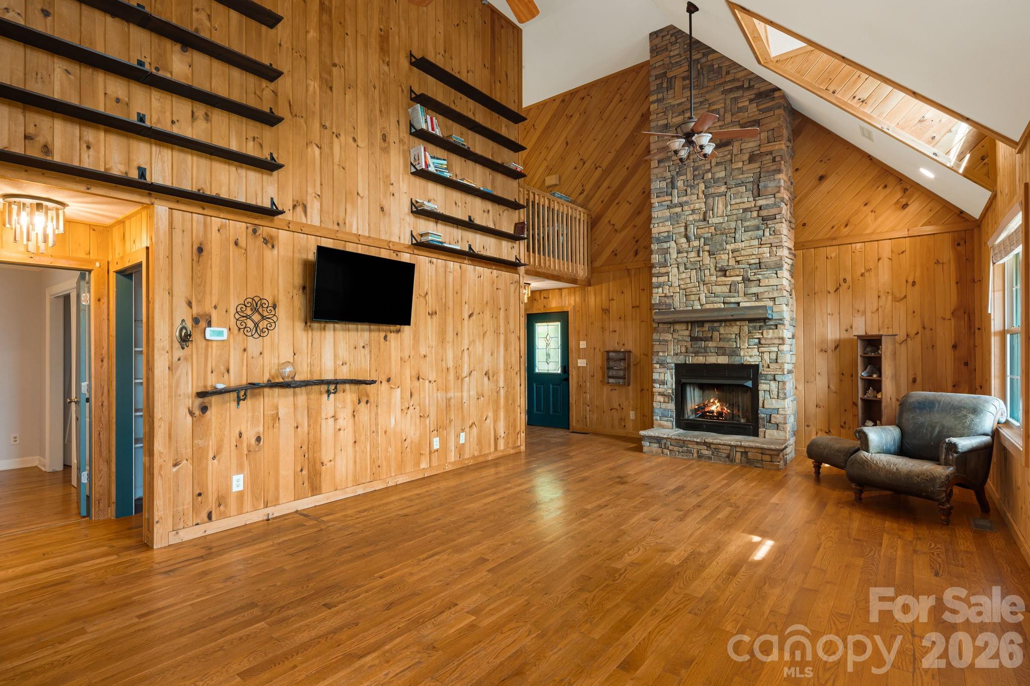 main property photo 7