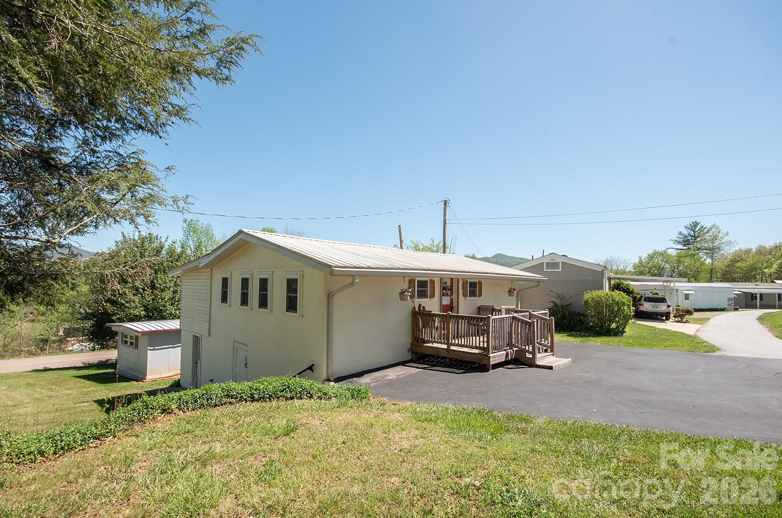 main property photo 28