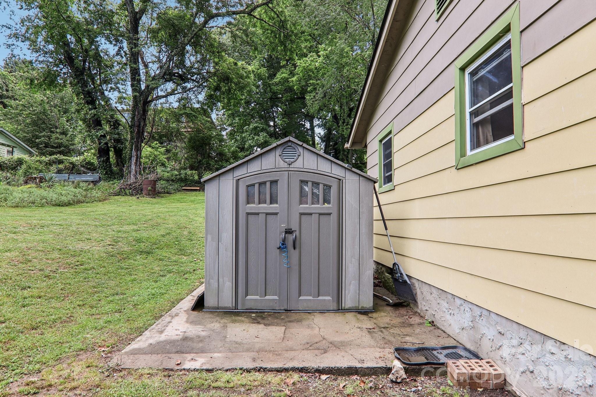 main property photo 29