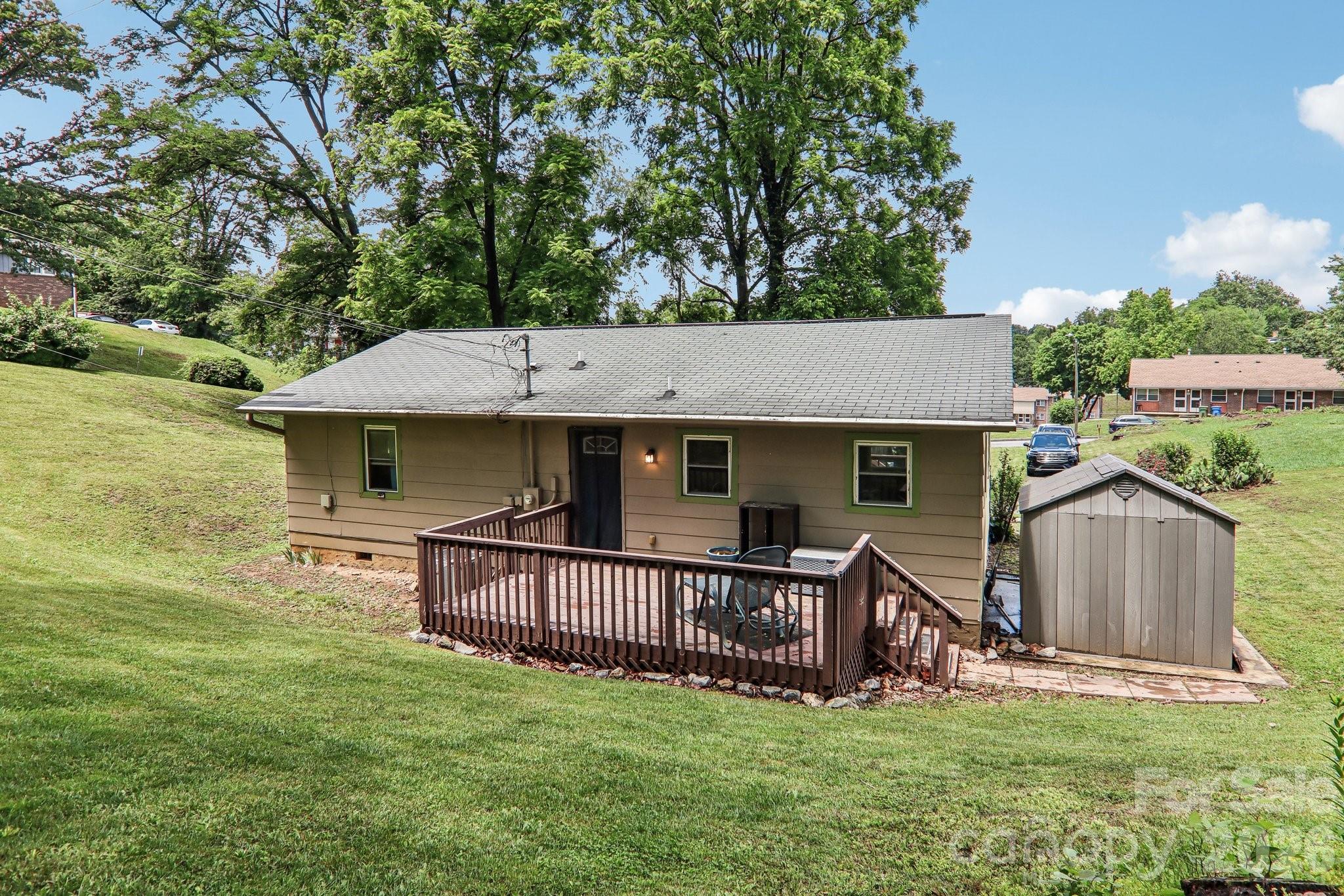 main property photo 30
