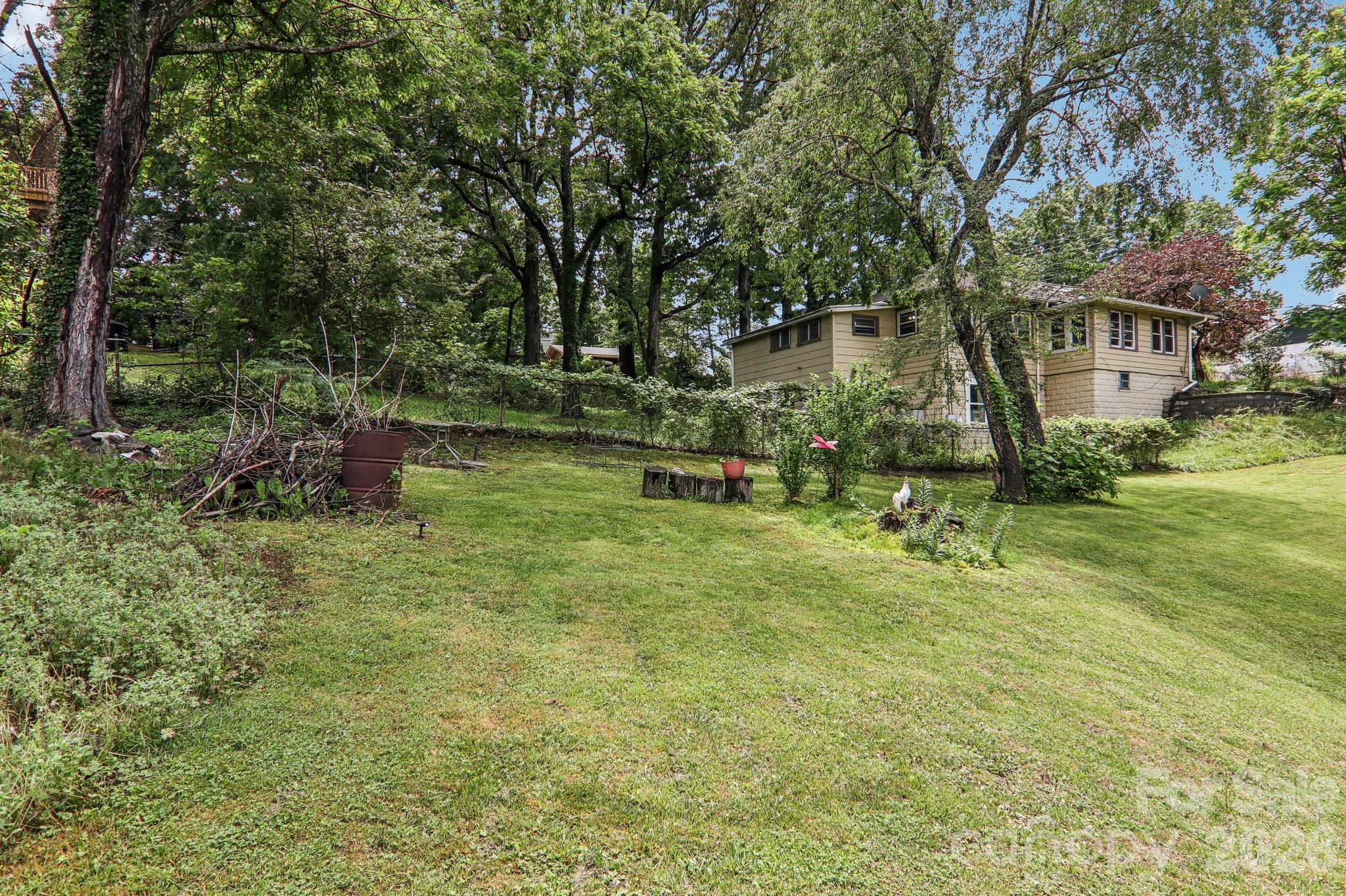 main property photo 34