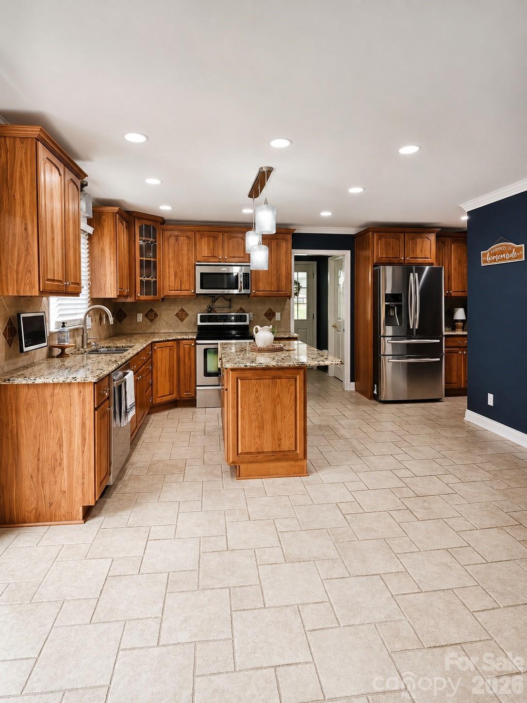 main property photo 15