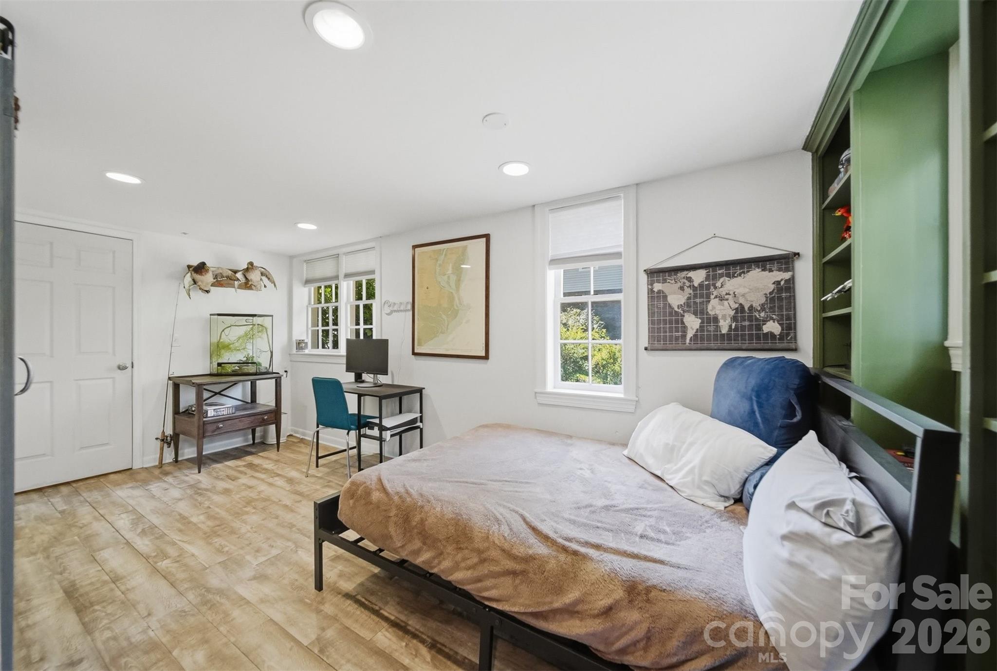 main property photo 30