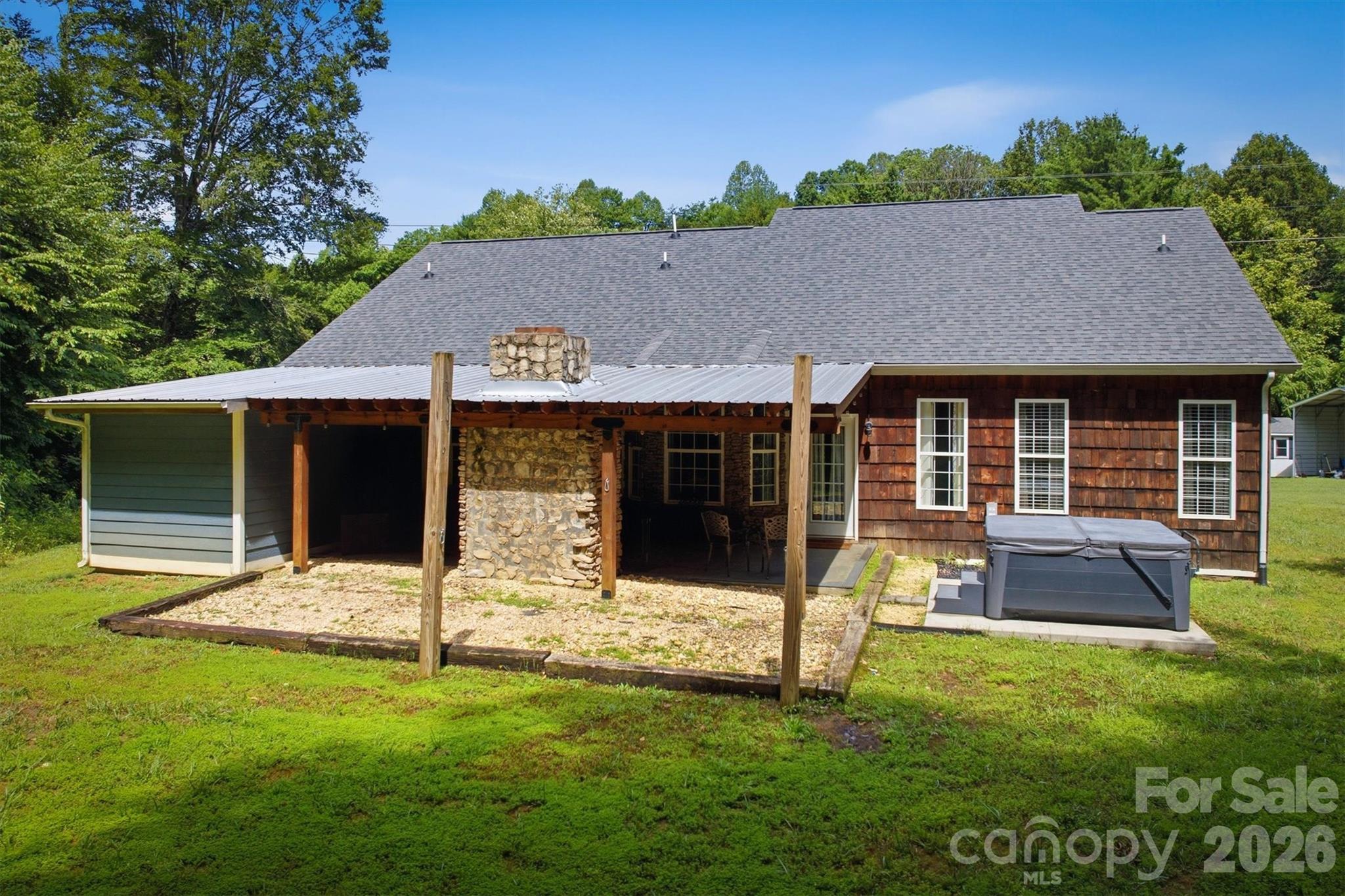 main property photo 4