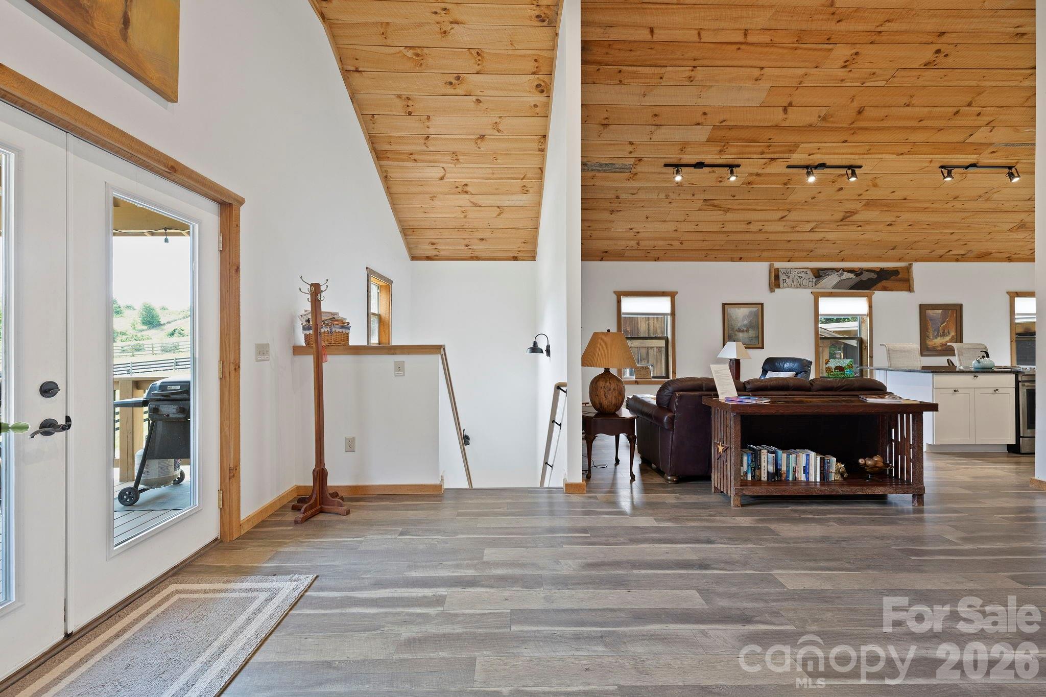 main property photo 41