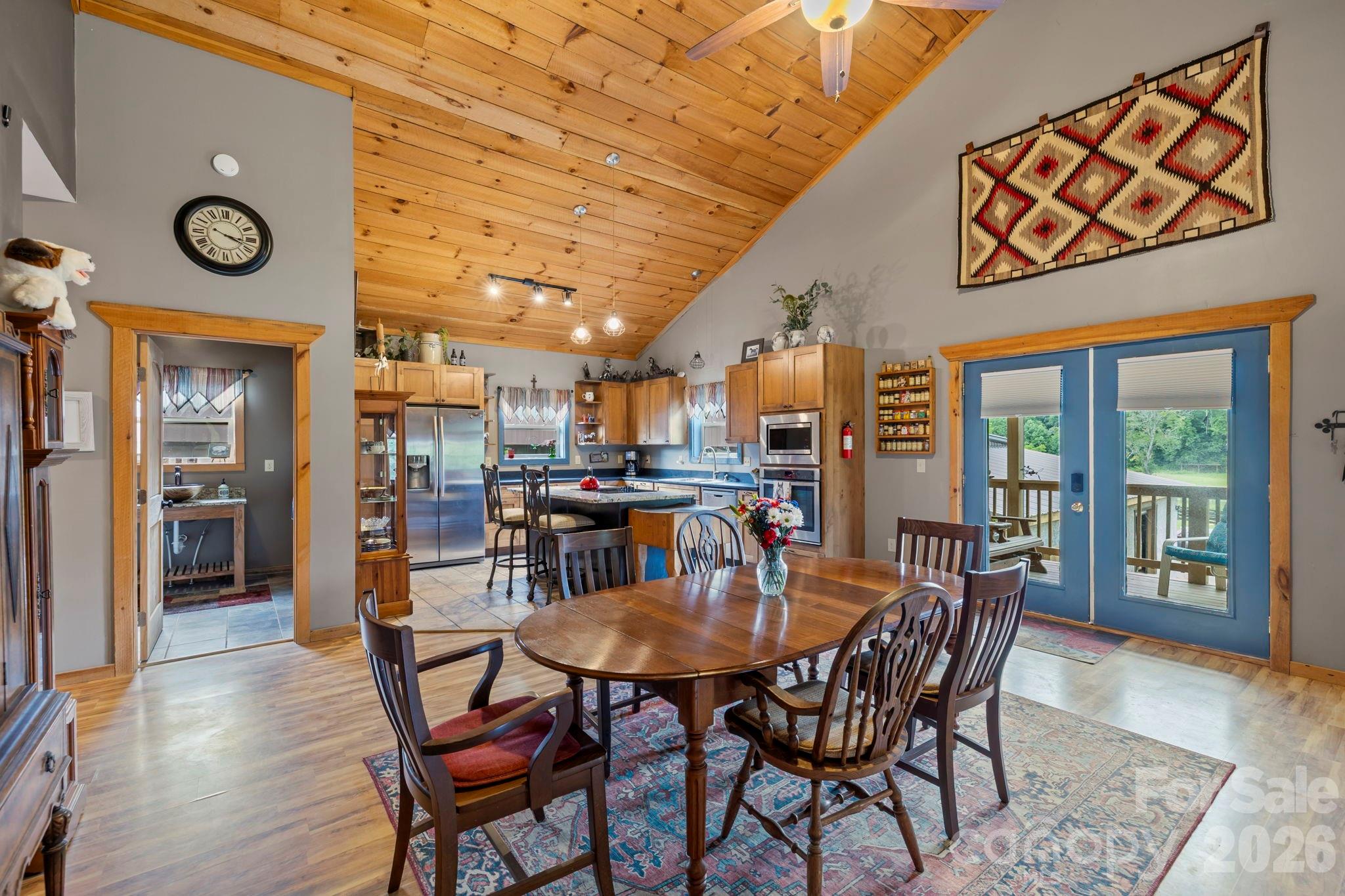 main property photo 5