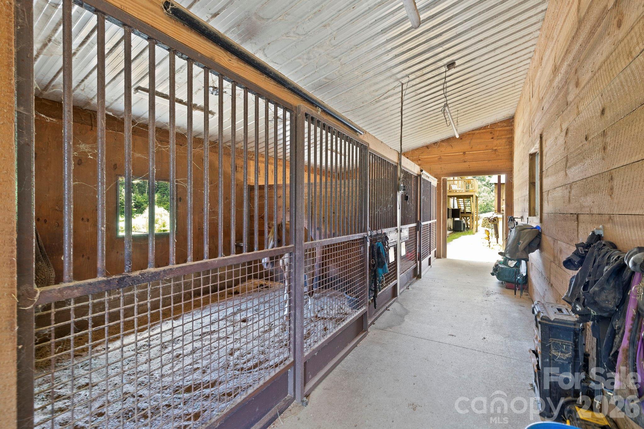 main property photo 16
