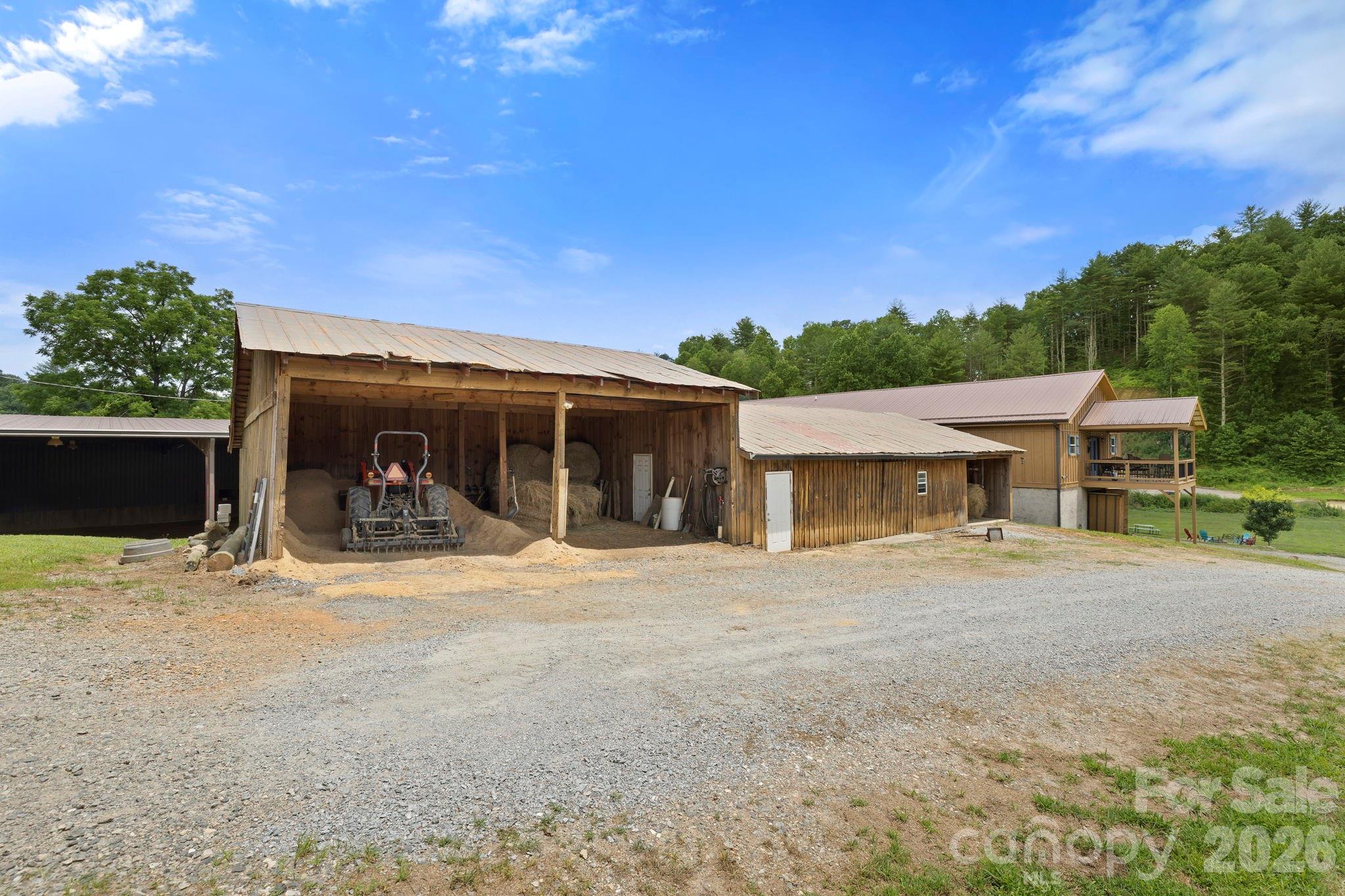 main property photo 25