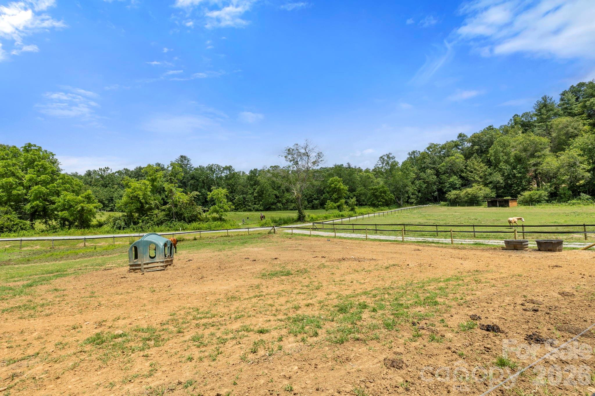 main property photo 40