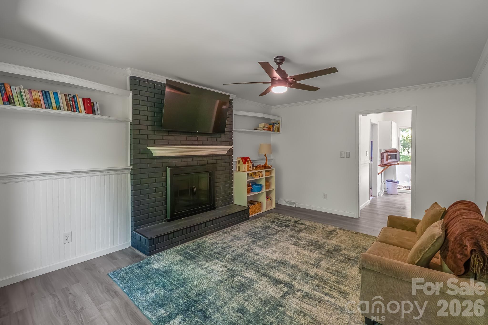 main property photo 5