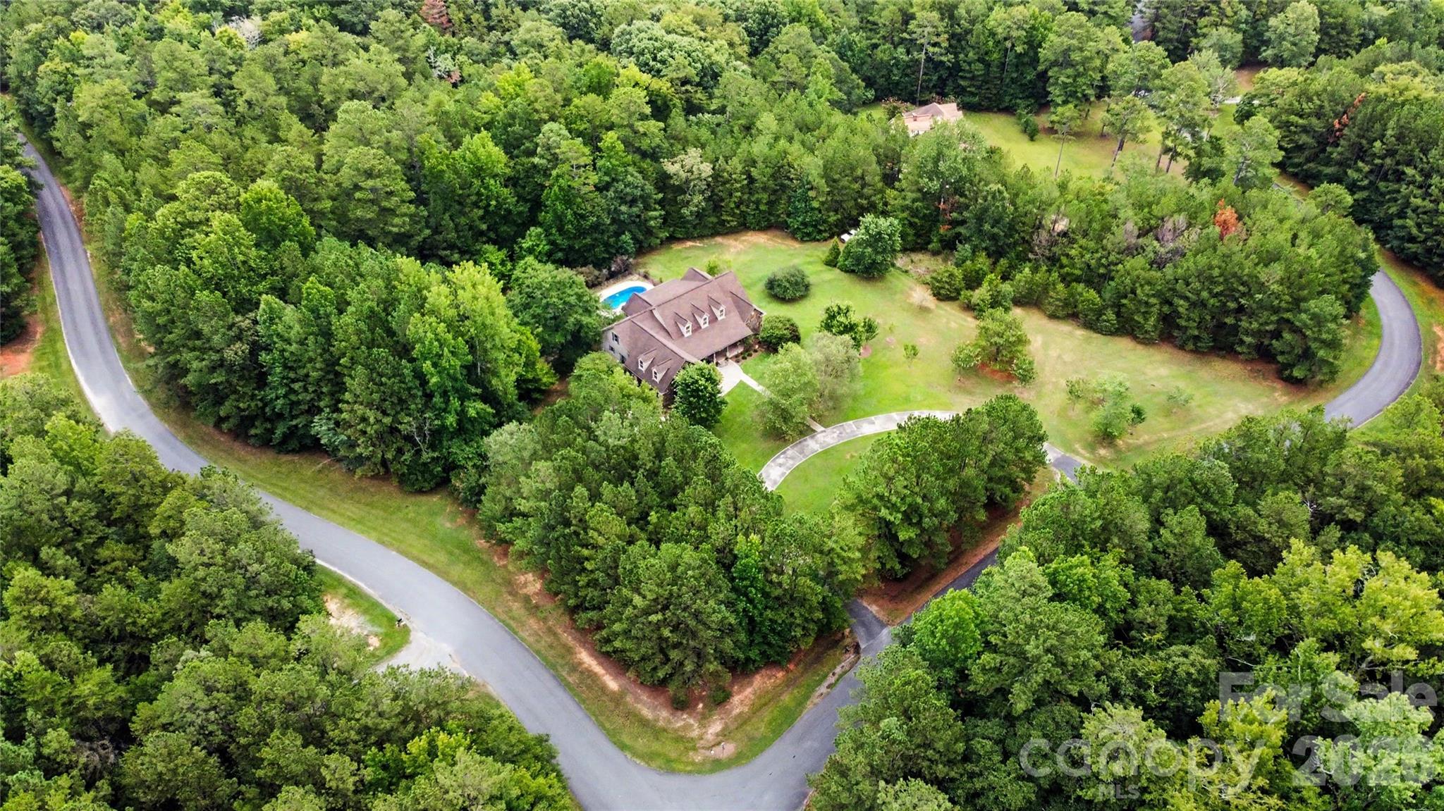main property photo 30