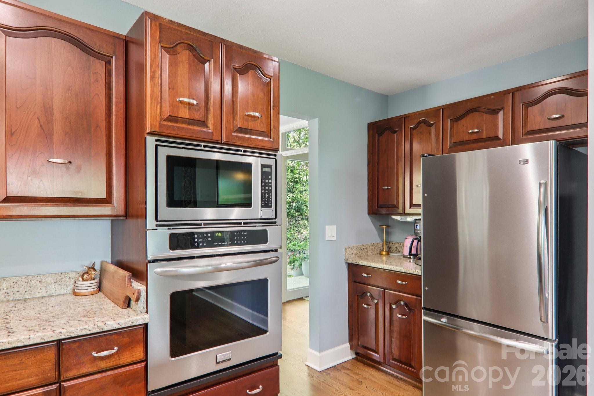 property viewer photo 16