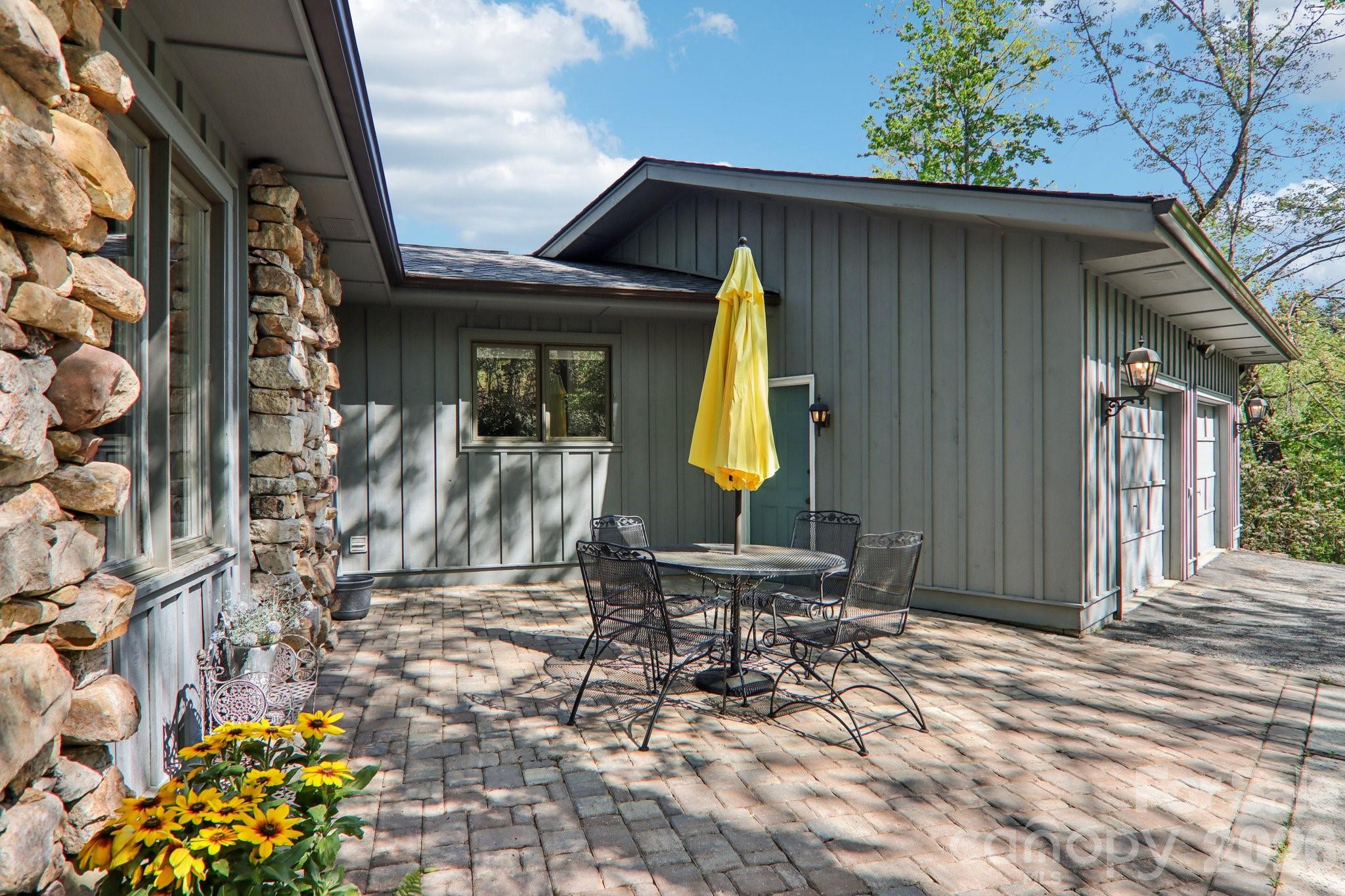 property viewer photo 4